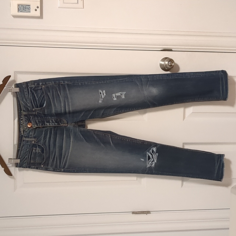 AE Tomgirl Distressed Jean